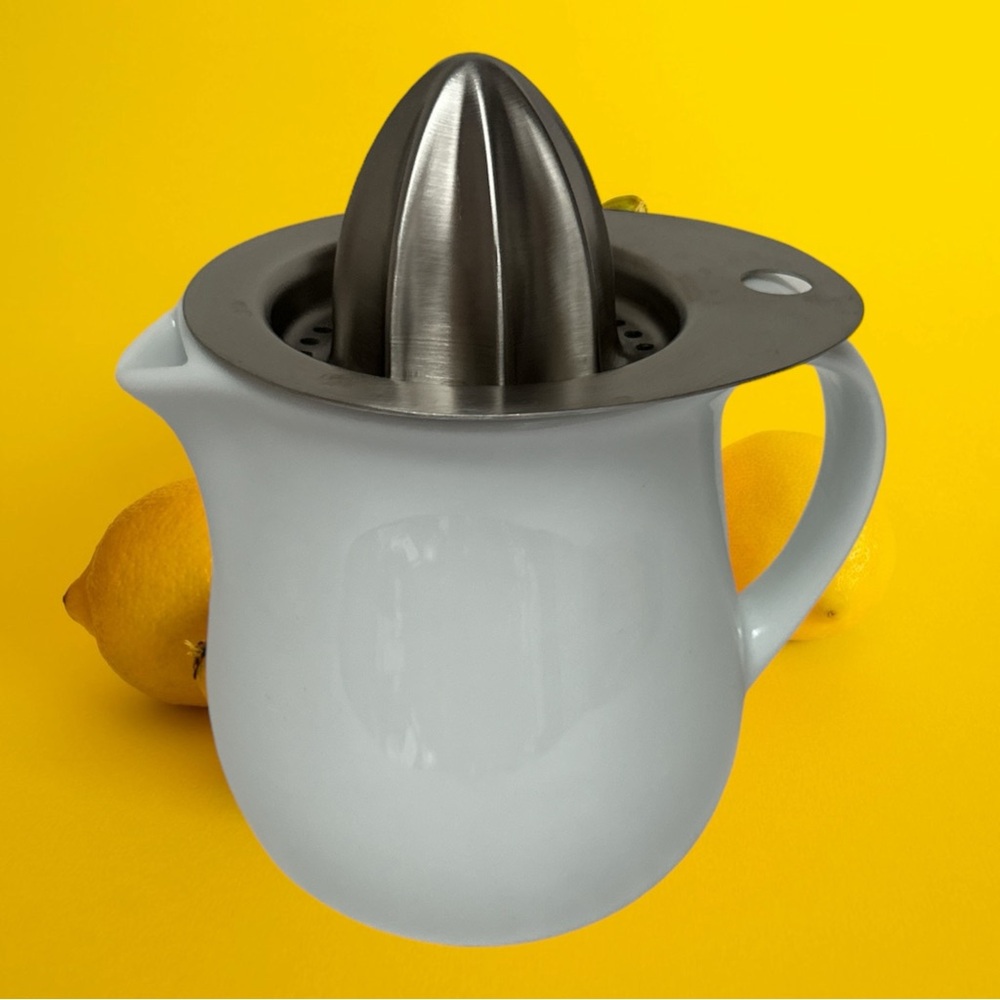 Gary Rhodes Pitcher with Juicer